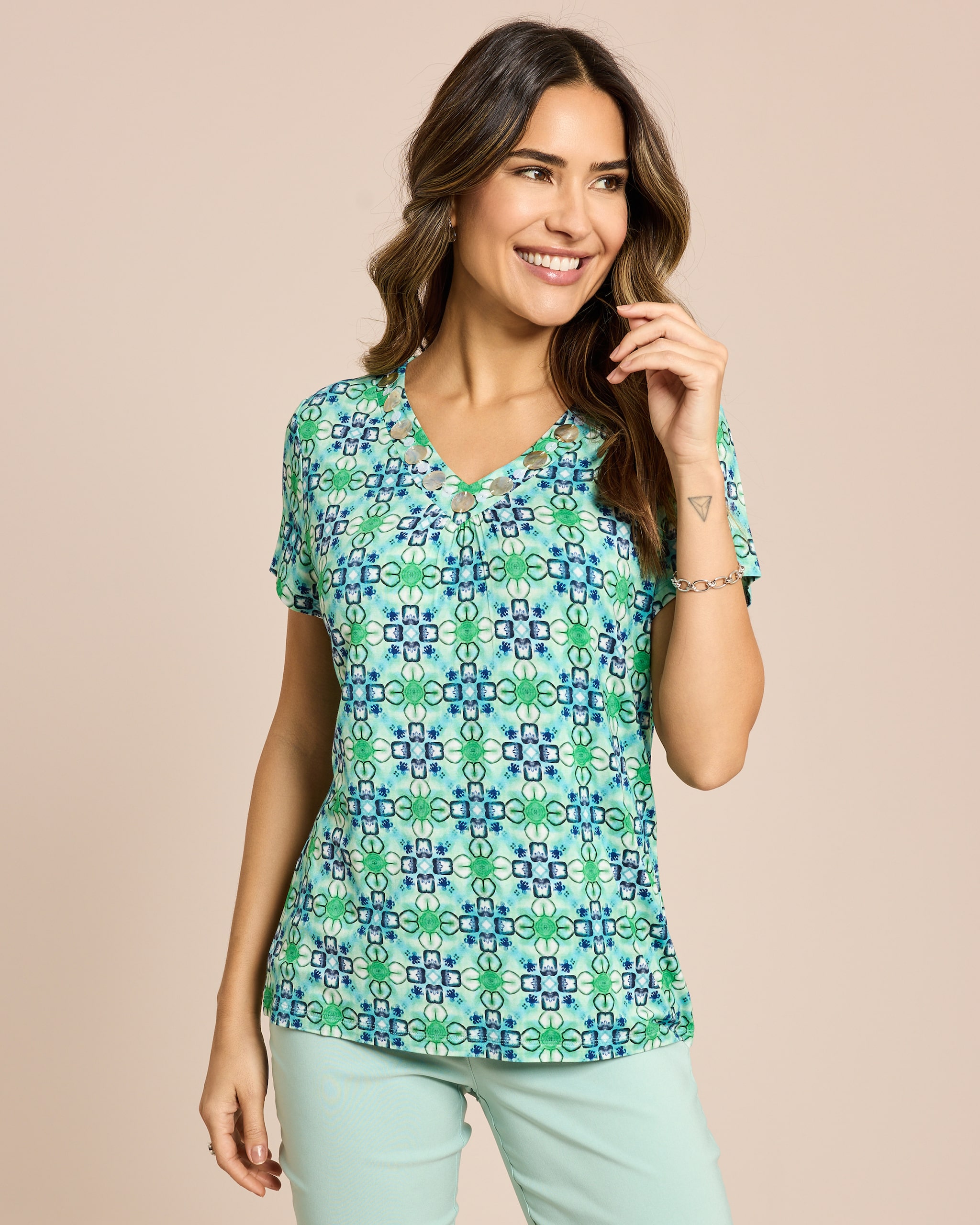 Produktabbildung für Shirt Mosaik-Druck in Batik-Optik