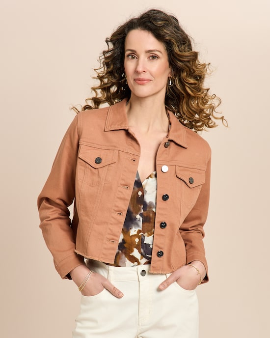 Produktabbildung für Jeansjacke mit ausgefranstem Saum