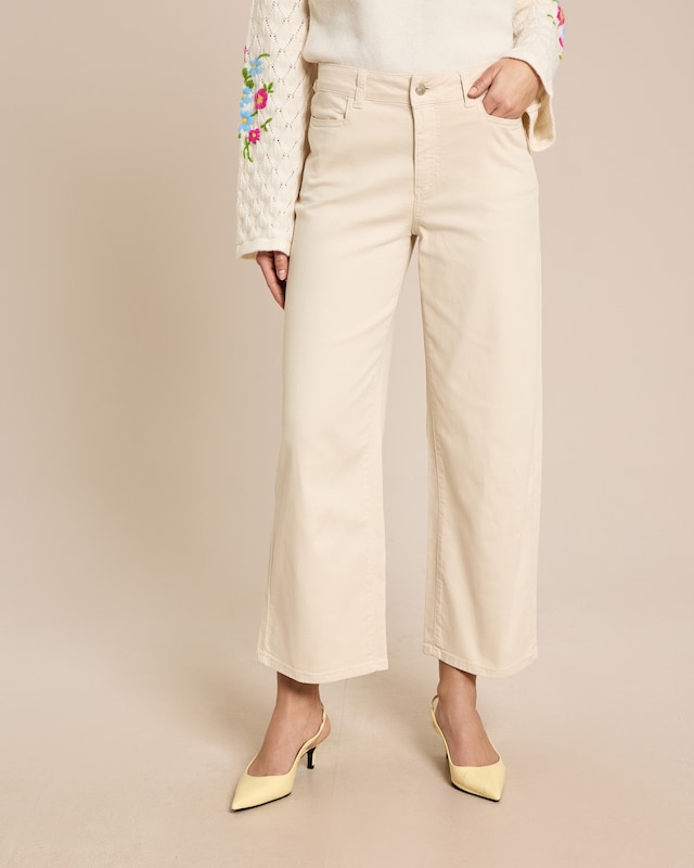 Hose mit weitem Bein und Stickerei
