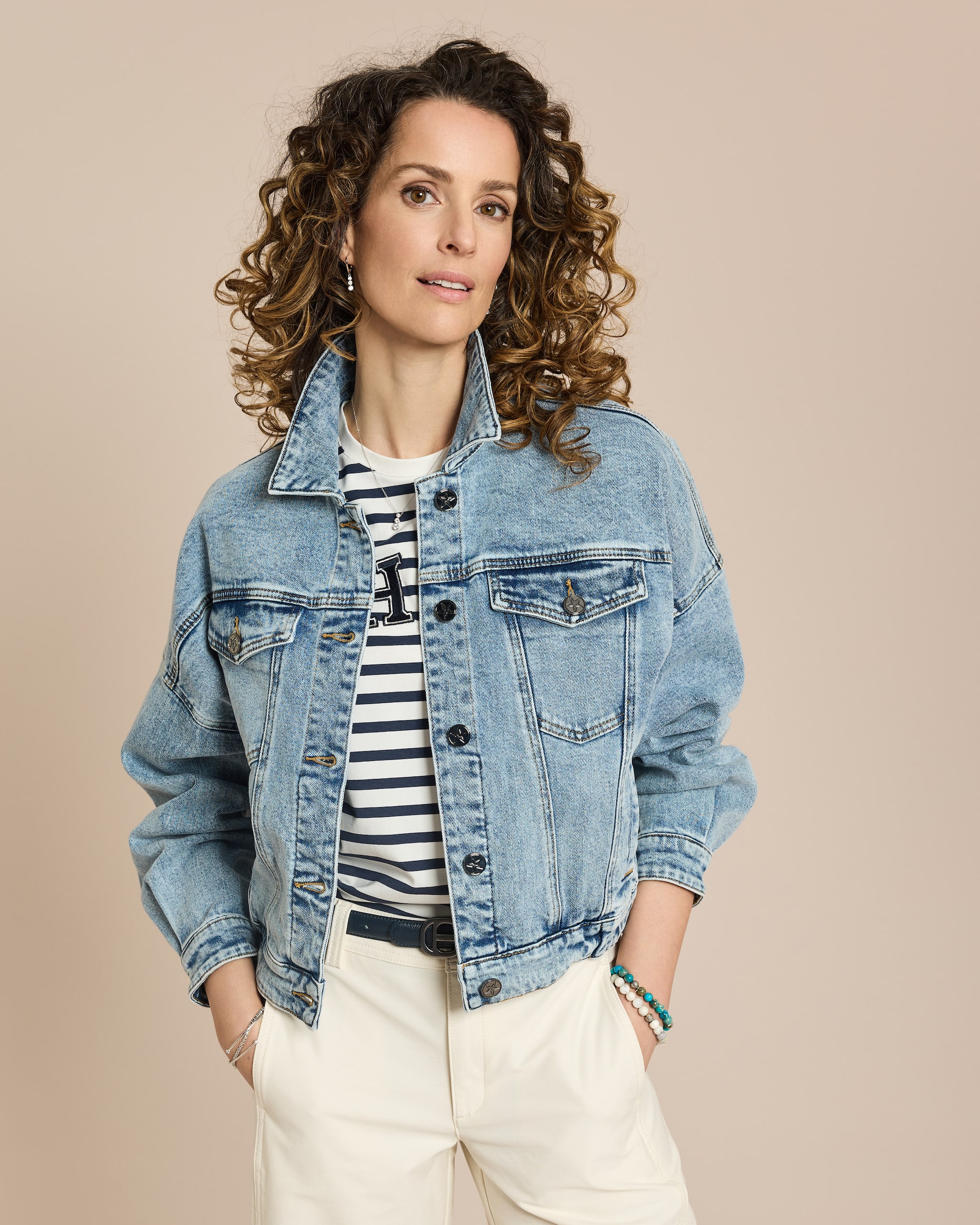 Produktabbildung für Jeansjacke mit überschnittener Schulter