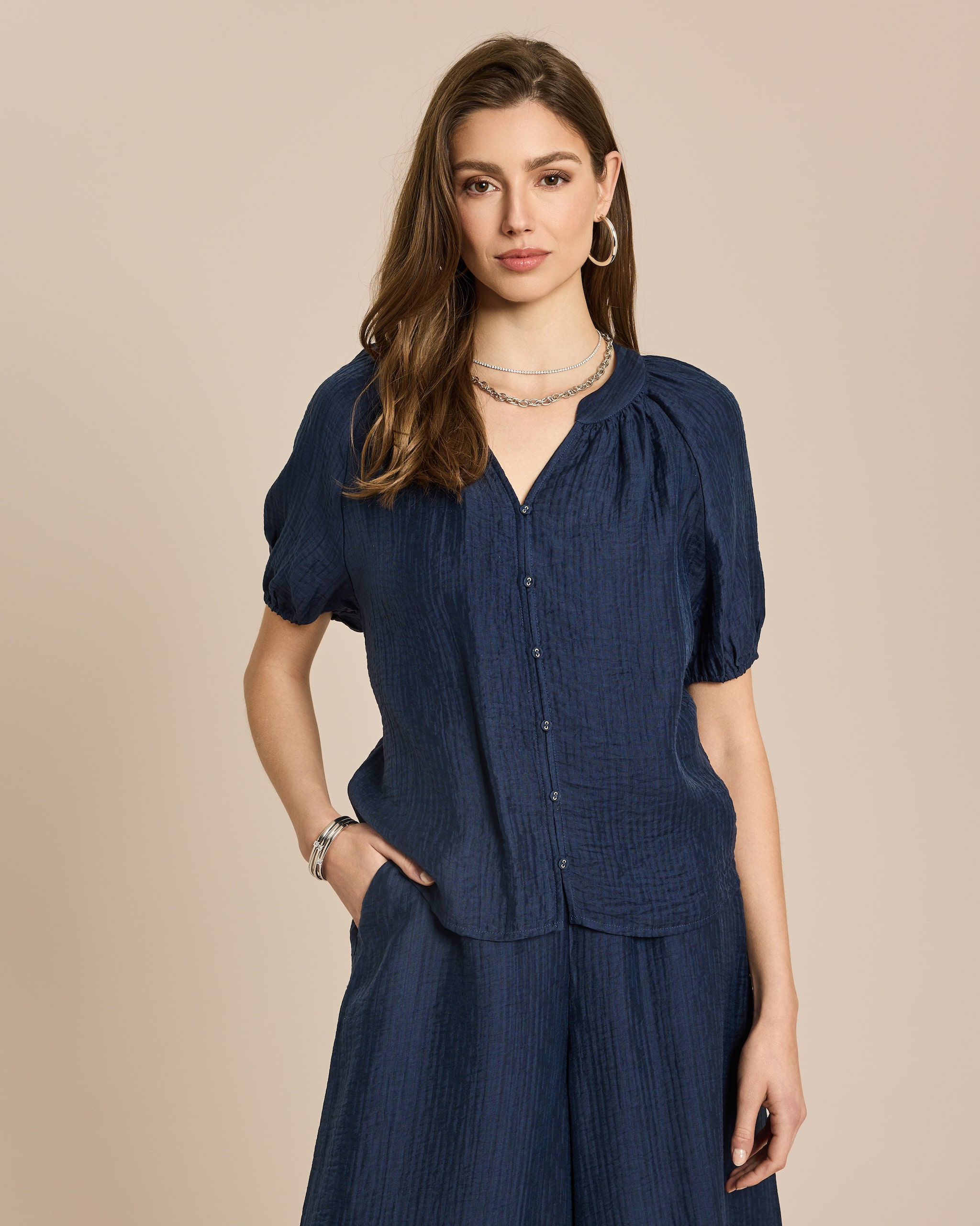 Produktabbildung für Kurzarm Bluse mit Struktur