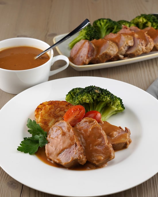 Produktabbildung für Schweinefilet mit Mozzarella-Füllung, 900 g