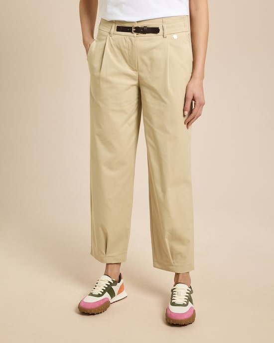 Produktabbildung für Hose mit Gürteldetail