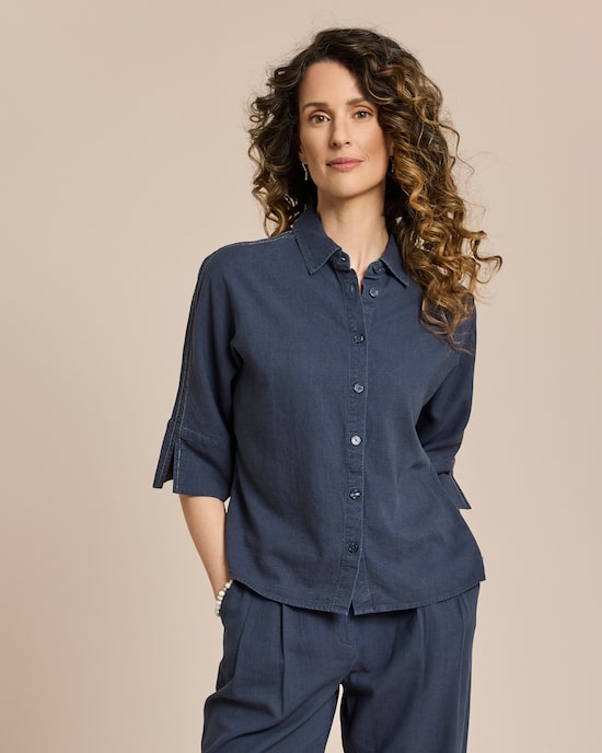 Produktabbildung für Leinen-Bluse mit Schmuckkette