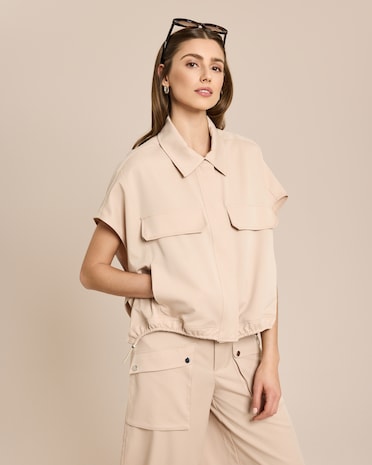 Produktabbildung für Kurzarm Bluse mit Brusttaschen