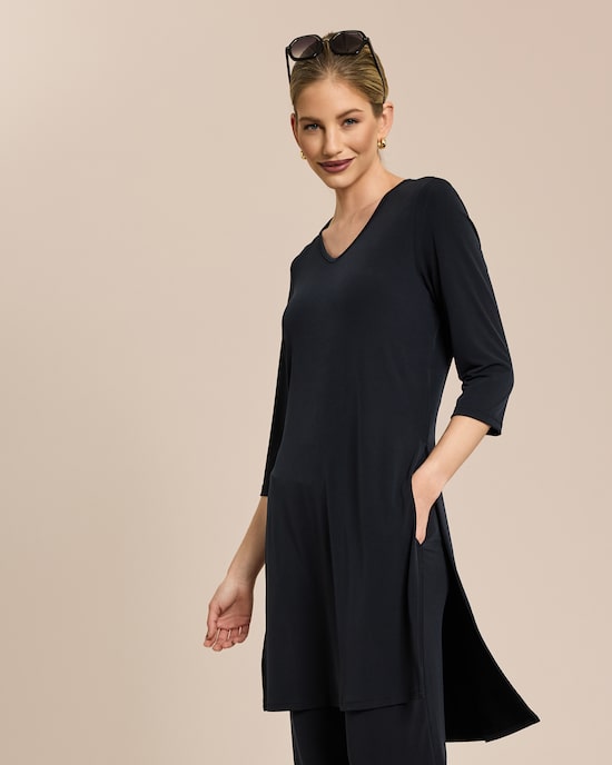 Produktabbildung für Shirt mit seitlichen Schlitzen