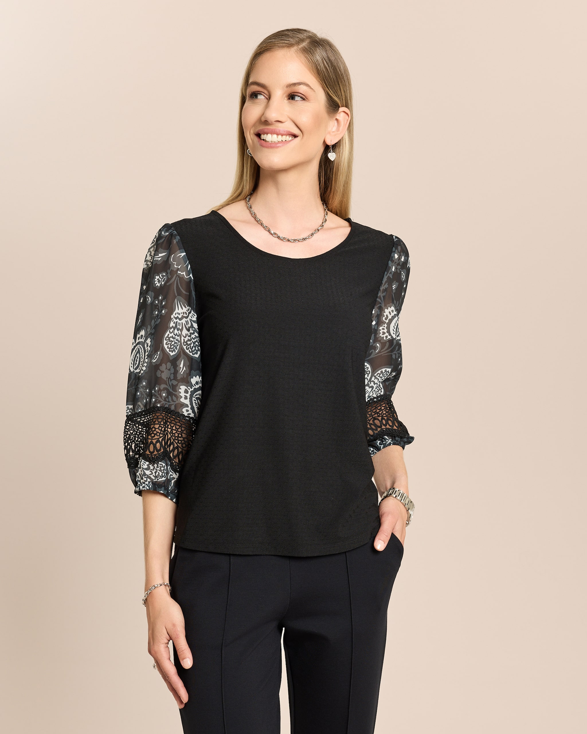 Produktabbildung für Shirt mit Chiffonärmel und Häkelspitze
