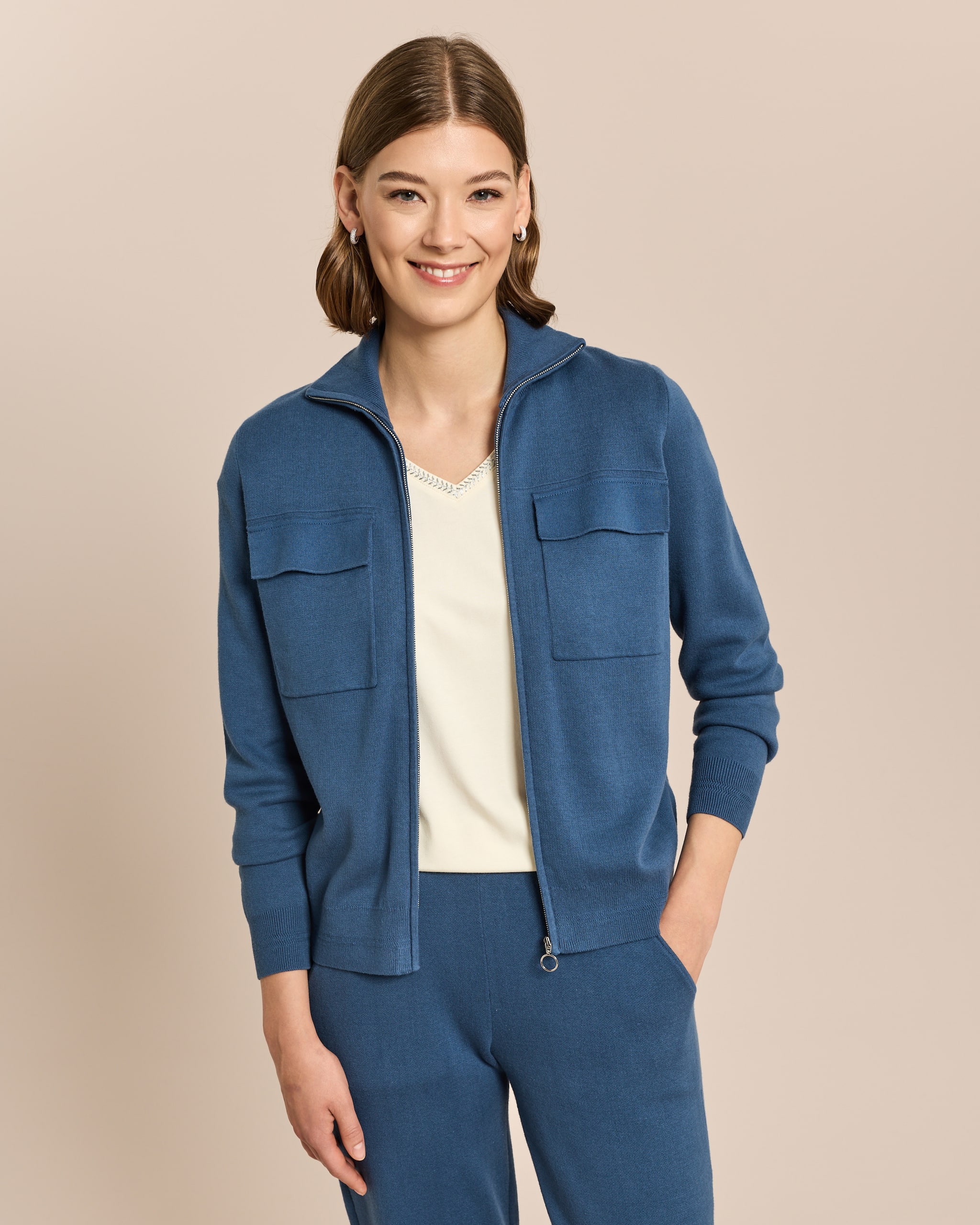 Produktabbildung für Strickjacke mit Zipper