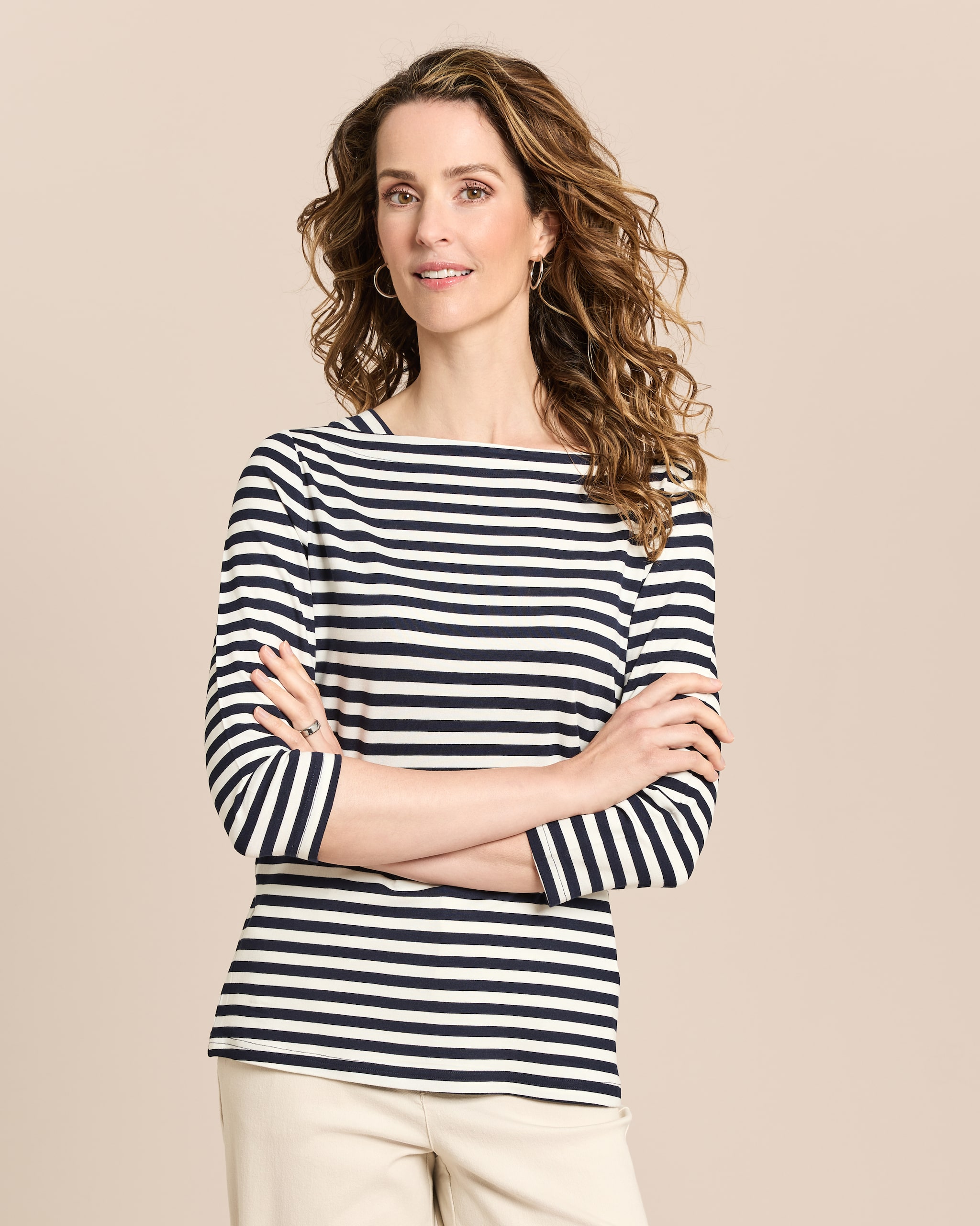 Produktabbildung für Shirt mit U-Boot-Ausschnitt