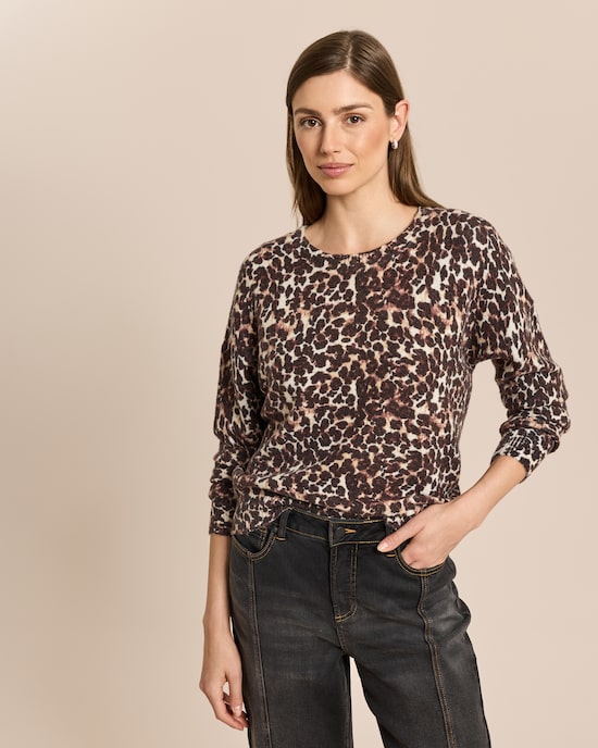 Produktabbildung für Strickpullover mit Leo Print