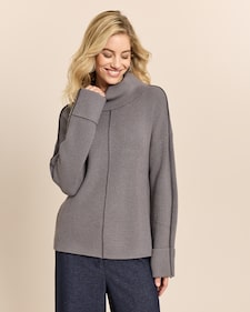 Produktabbildung für Pullover mit Kontrastdetail