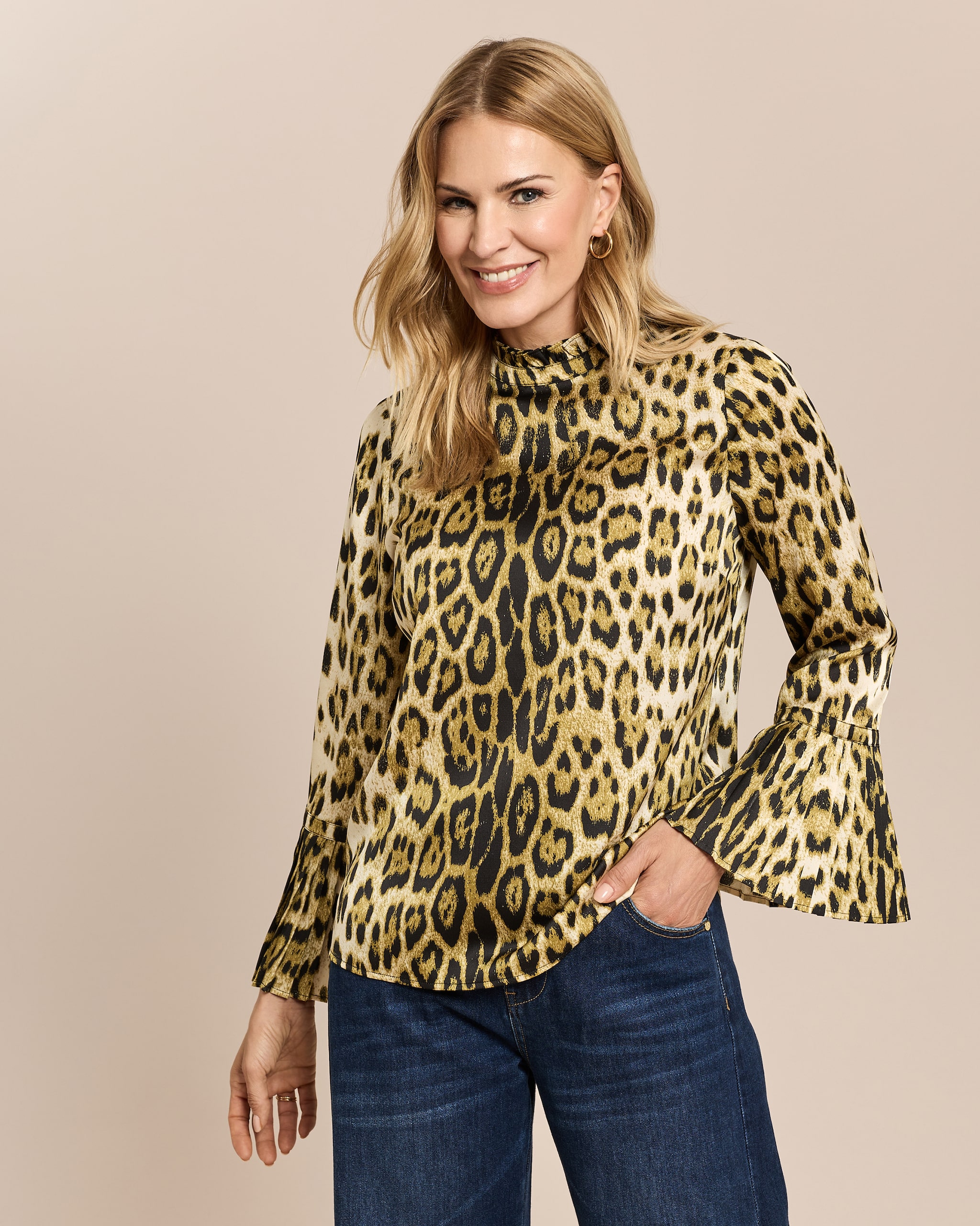 Produktabbildung für Bluse mit Volantmanschette