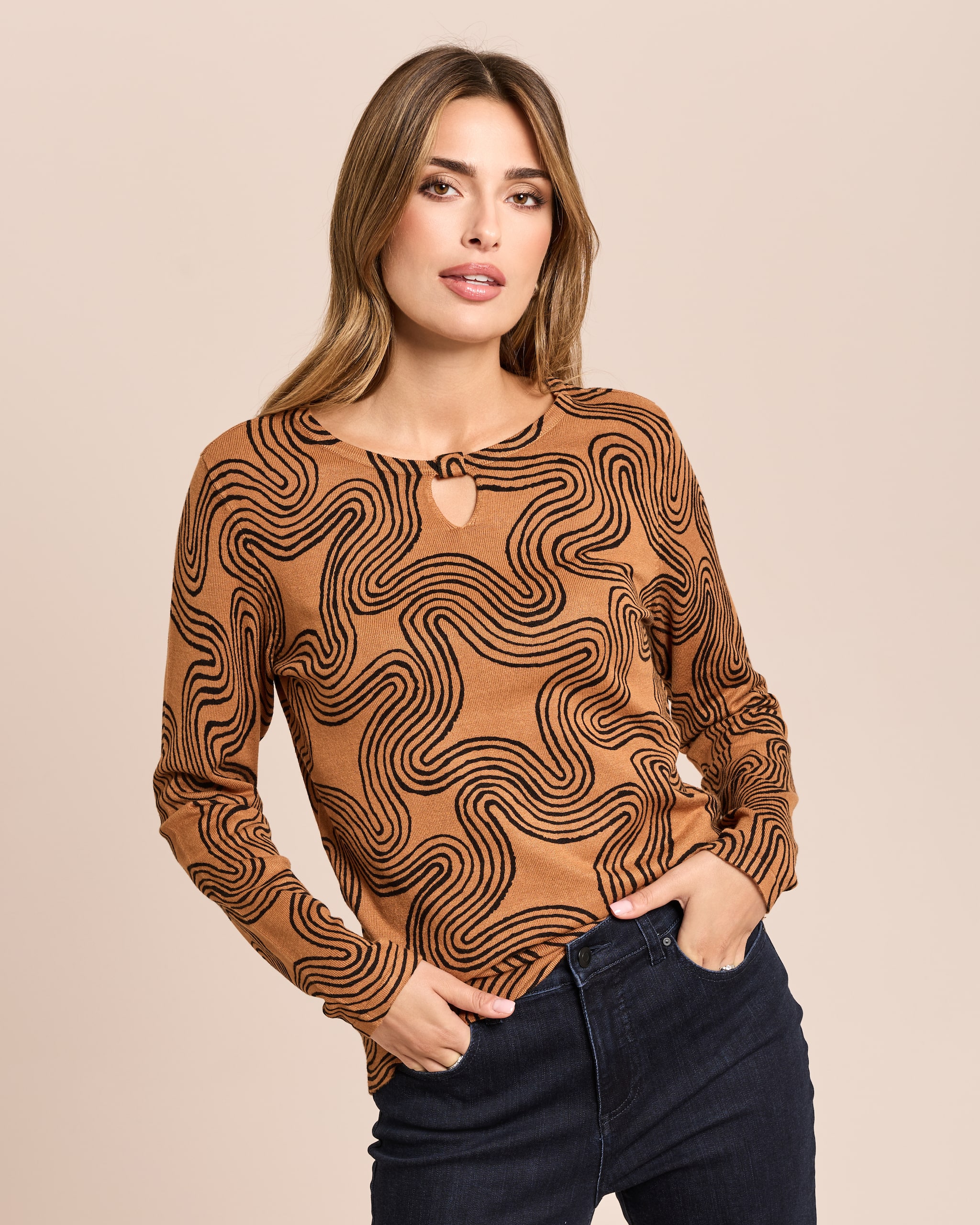 Produktabbildung für Pullover mit Key-Hole am Rundhals