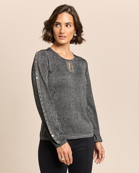 Produktabbildung für Pullover mit Glanzgarn und Nieten