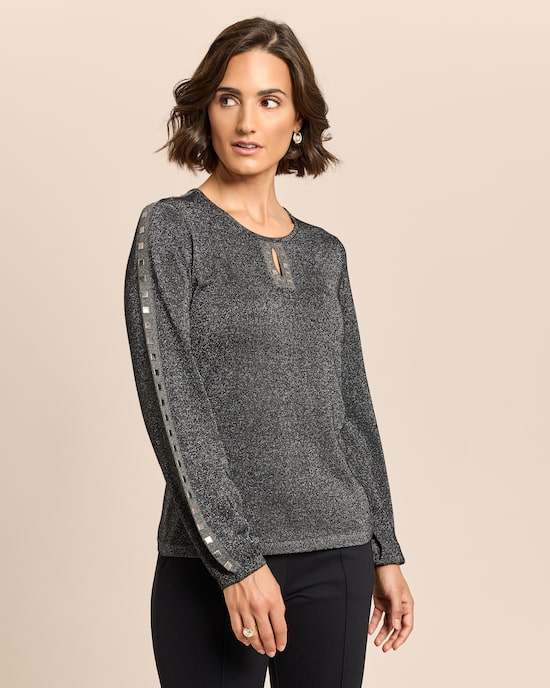 Produktabbildung für Pullover mit Glanzgarn und Nieten