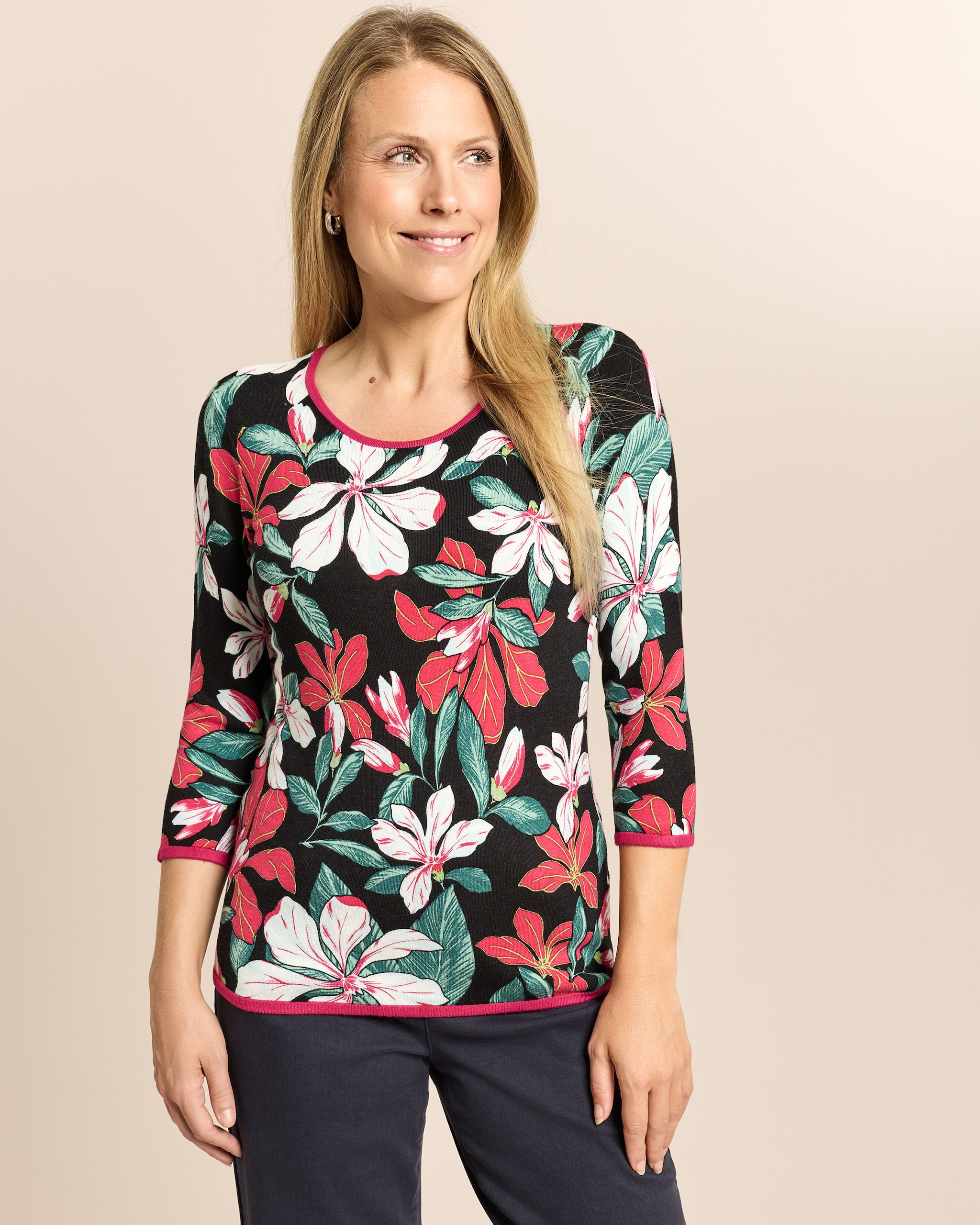 Produktabbildung für Pullover mit floralem Druck