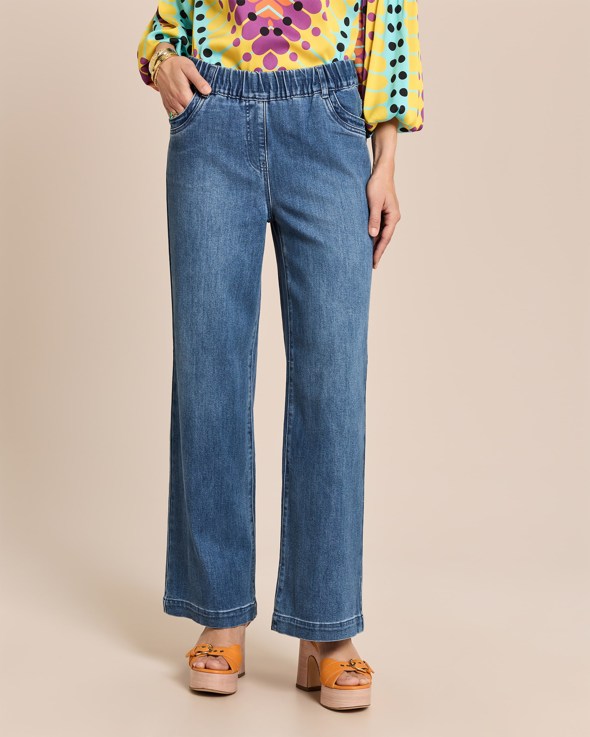 Produktabbildung für Wide Leg Jeans mit Rundumdehnbund