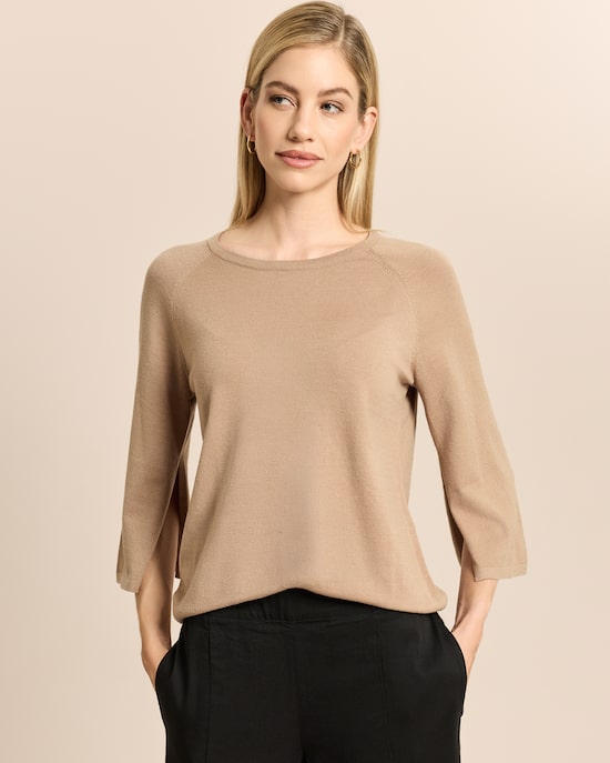 Produktabbildung für Pullover im Cape-Stil