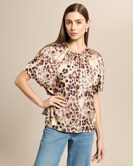 Produktabbildung für Satin-Bluse mit halbem Arm und Leo-Print