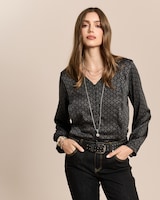 Produktabbildung für Viskosebluse mit V-Ausschnitt