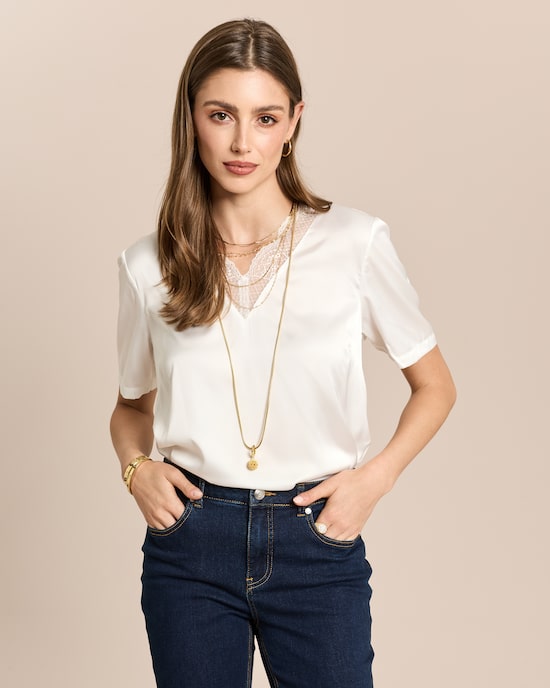 Produktabbildung für Satin-Bluse mit Spitzeneinsatz