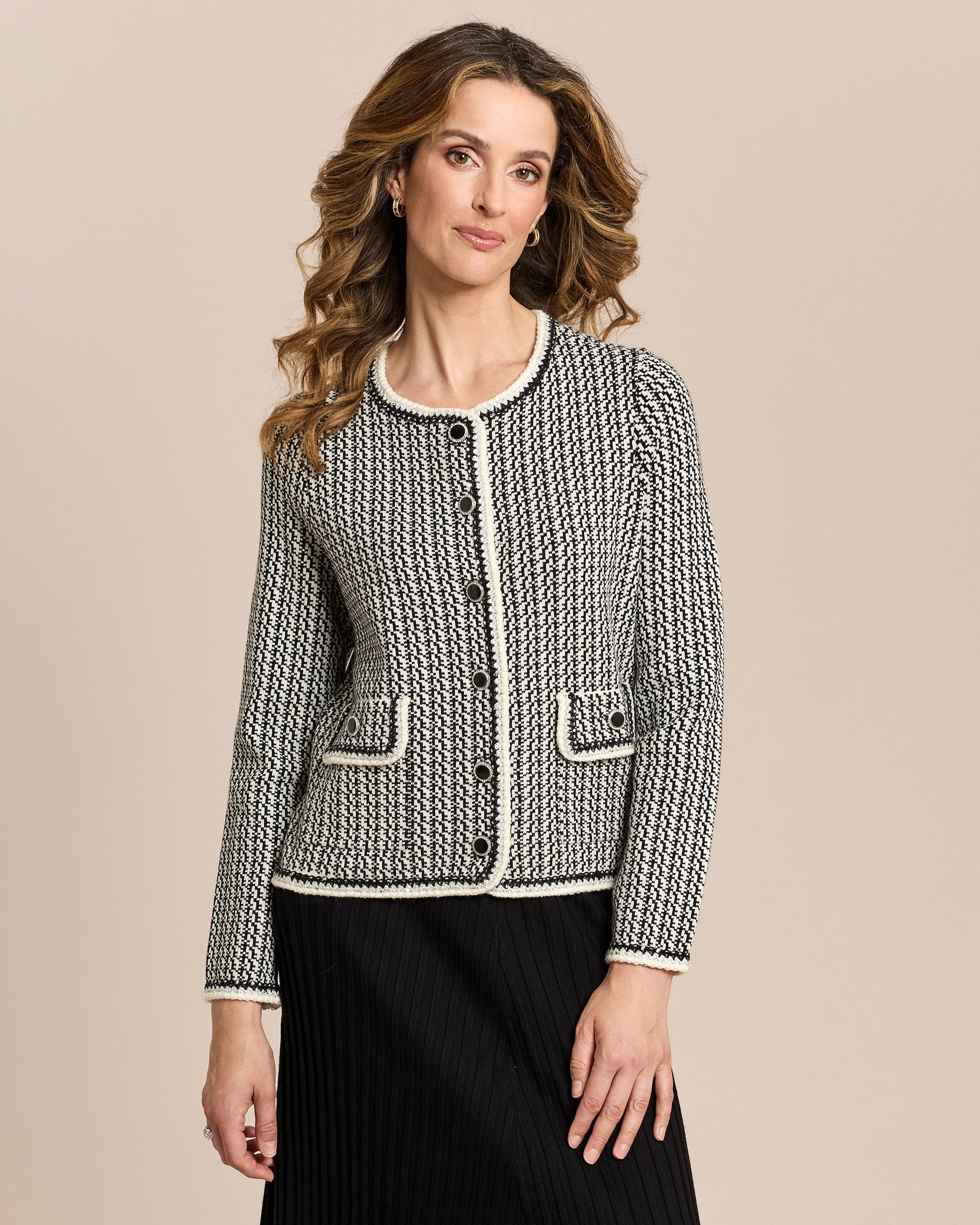 Produktabbildung für Strickjacke mit Perlendeko