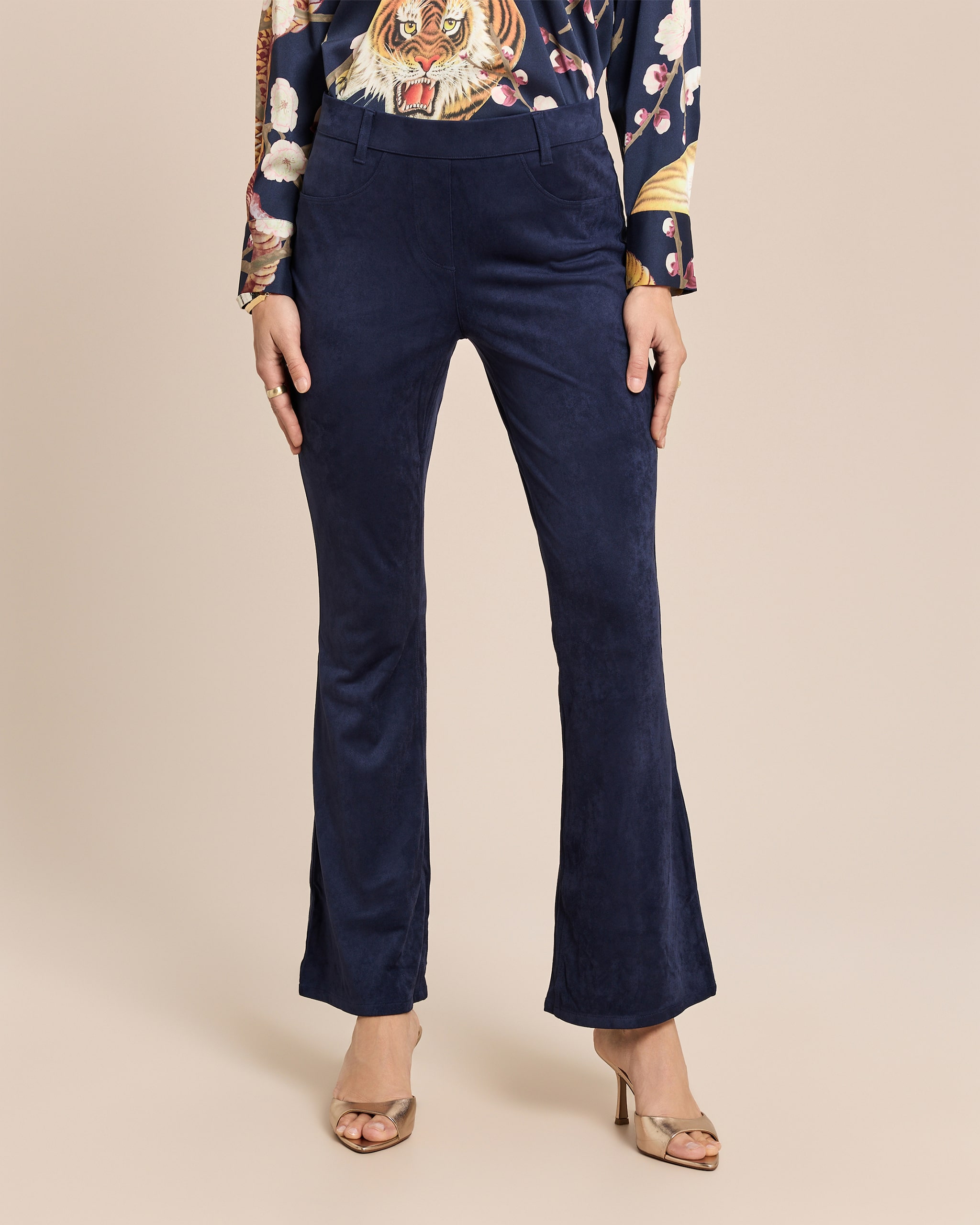 Produktabbildung für Bootcut-Hose in Velourimitat