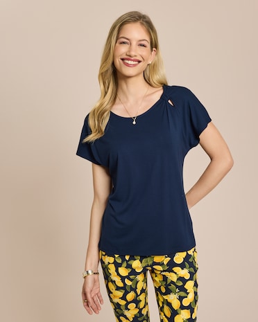 Produktabbildung für Shirt mit Knoten-Deko am Ausschnitt