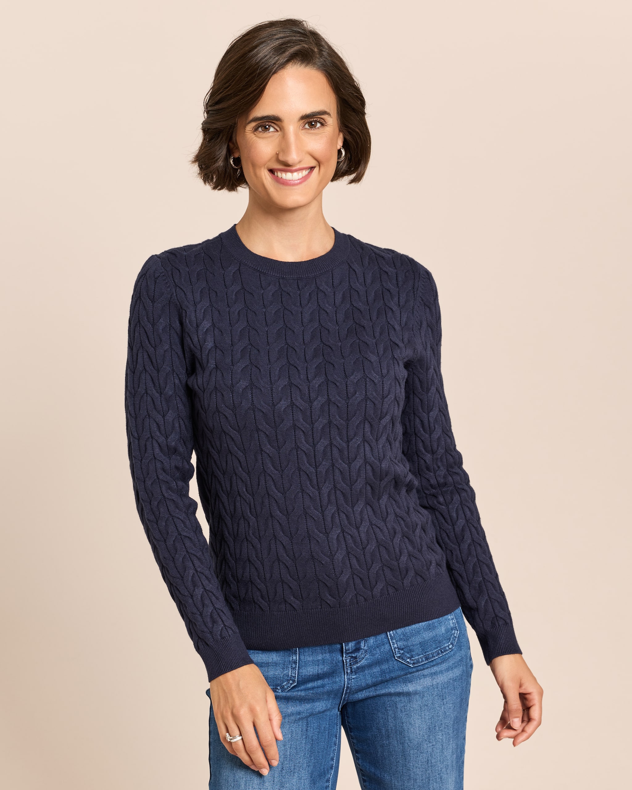 Produktabbildung für Pullover mit Allover-Zopfmuster