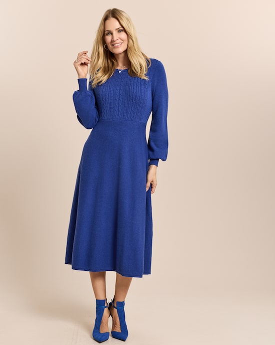 Produktabbildung für Strickkleid mit Zopfmuster