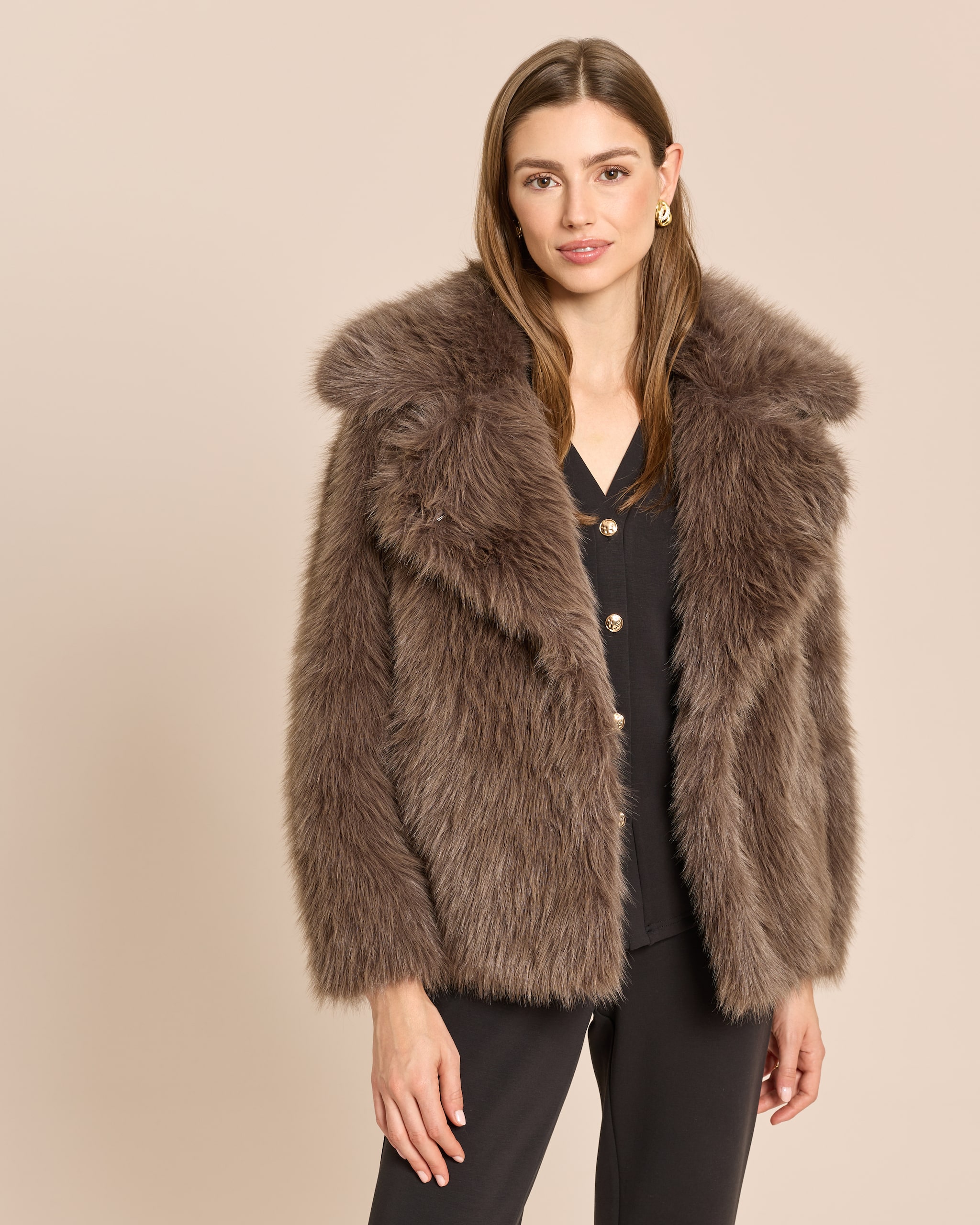 Produktabbildung für Webpelzjacke mit breitem Kragen
