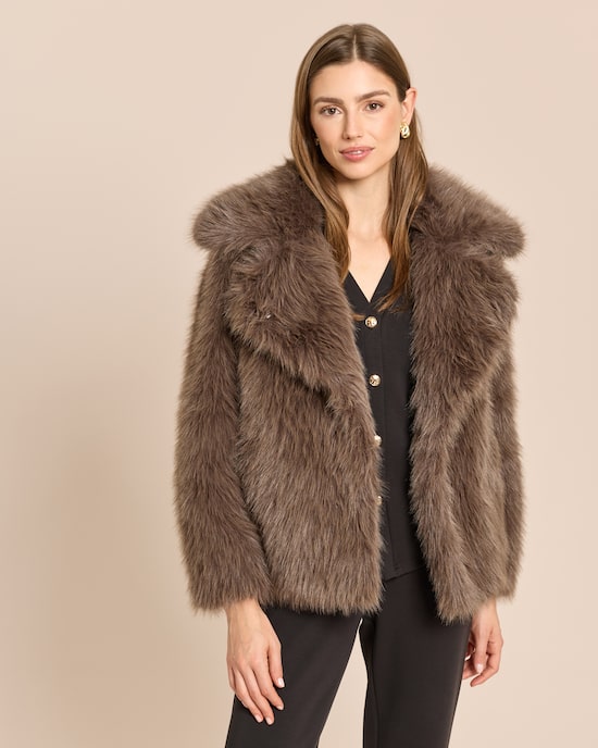 Produktabbildung für Webpelzjacke mit breitem Kragen