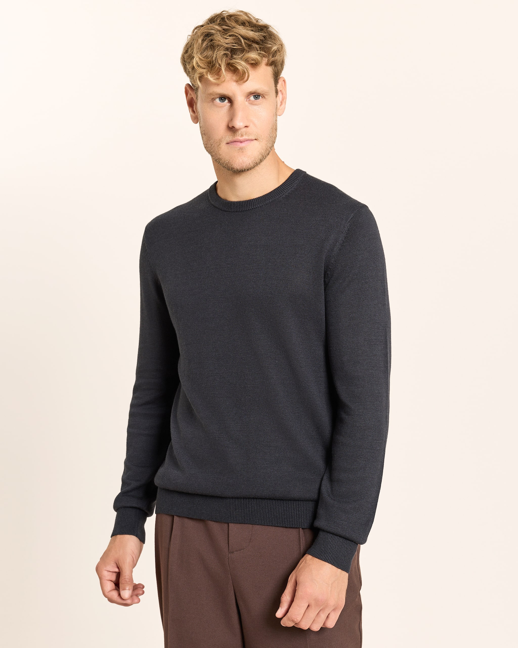 Produktabbildung für Menswear Rundhalspullover