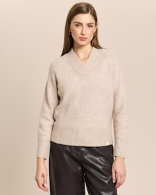 Produktabbildung für Pullover mit V-Ausschnitt