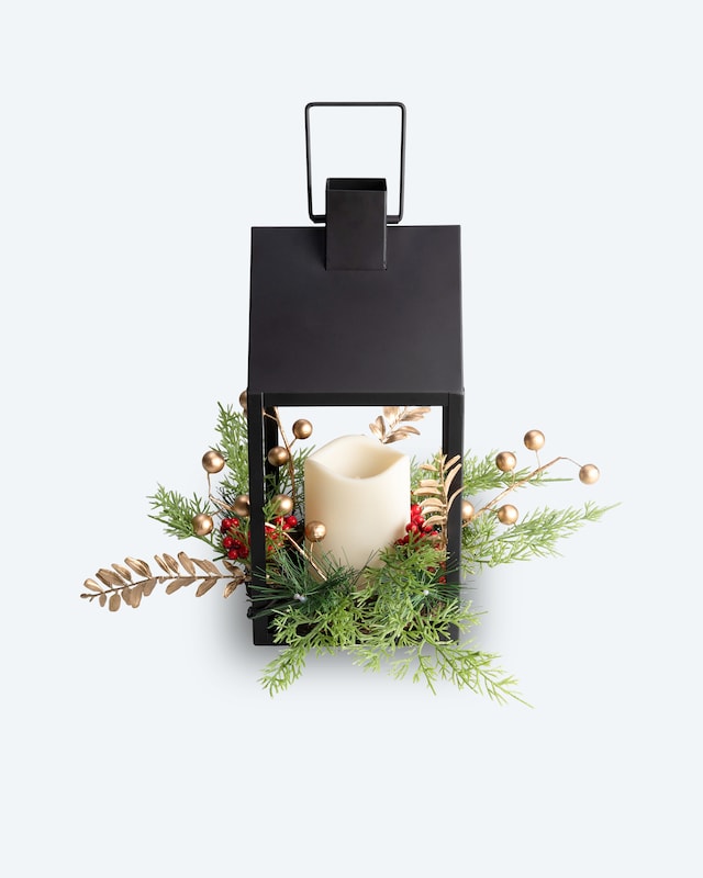 Laterne in Haus-Design mit LED-Kerze