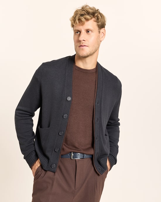 Produktabbildung für Strickjacke mit Knopfleiste