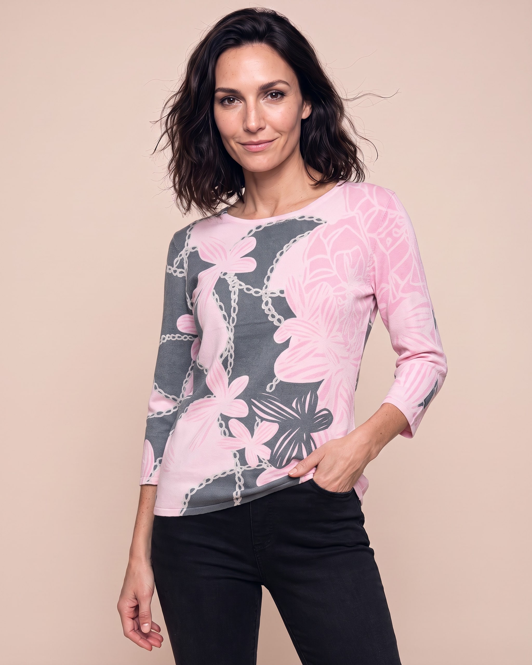 Produktabbildung für Pullover mit Blumen-Kettendeko