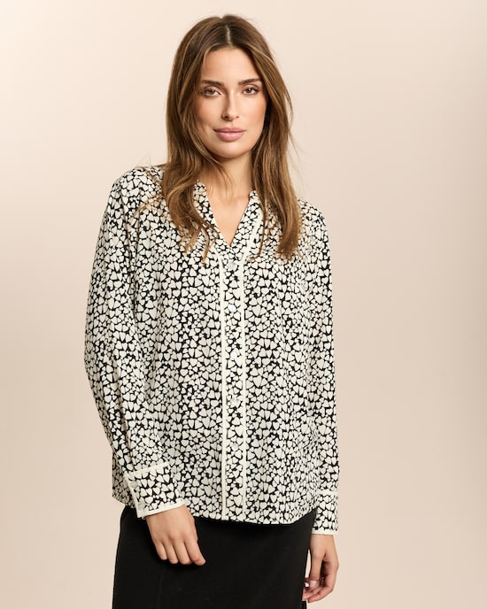 Produktabbildung für Bluse mit Herzprint