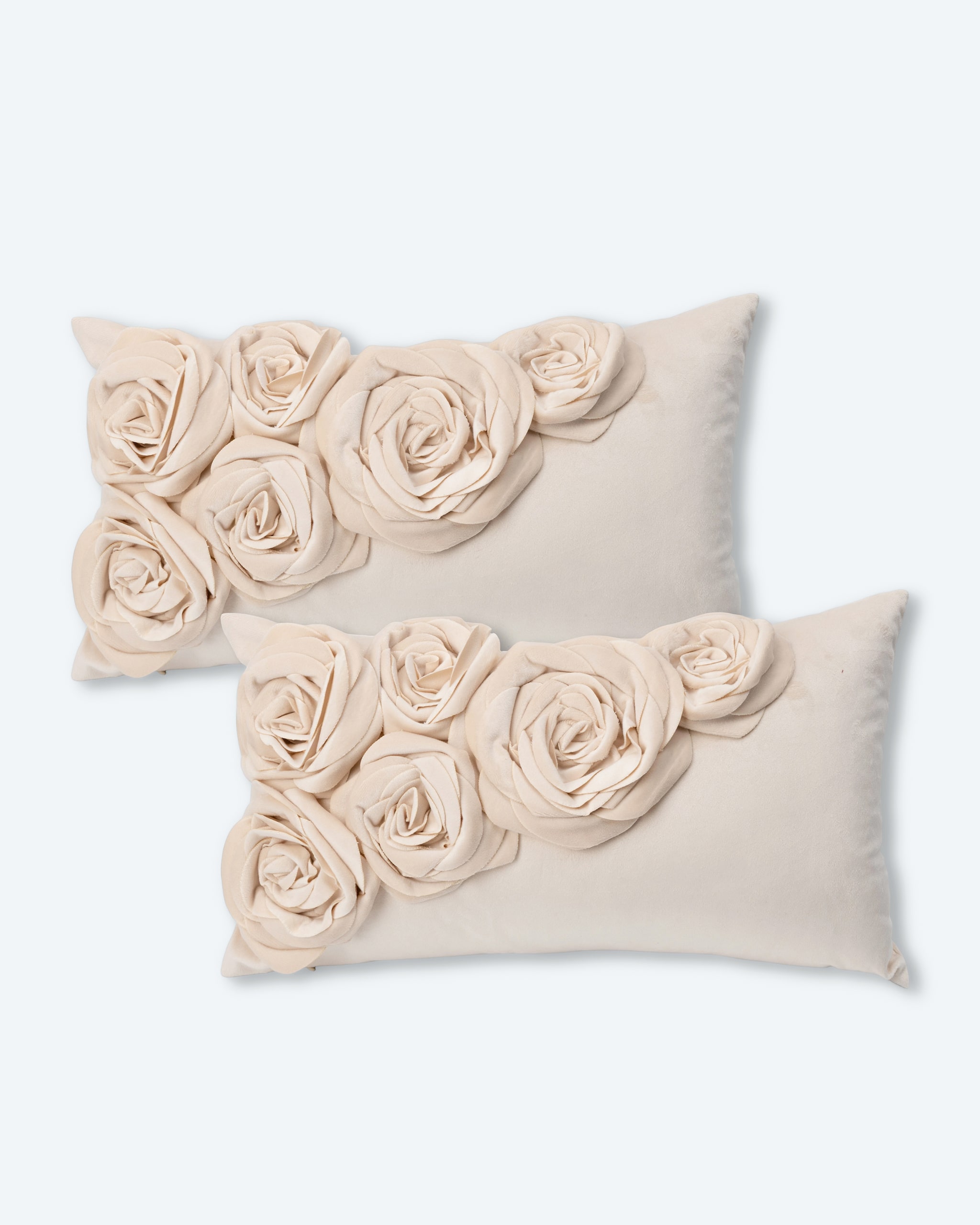 Produktabbildung für Velvet-Kissen „Rosen Applikation