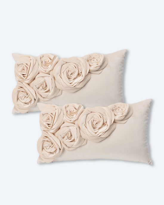 Produktabbildung für Velvet-Kissen „Rosen Applikation