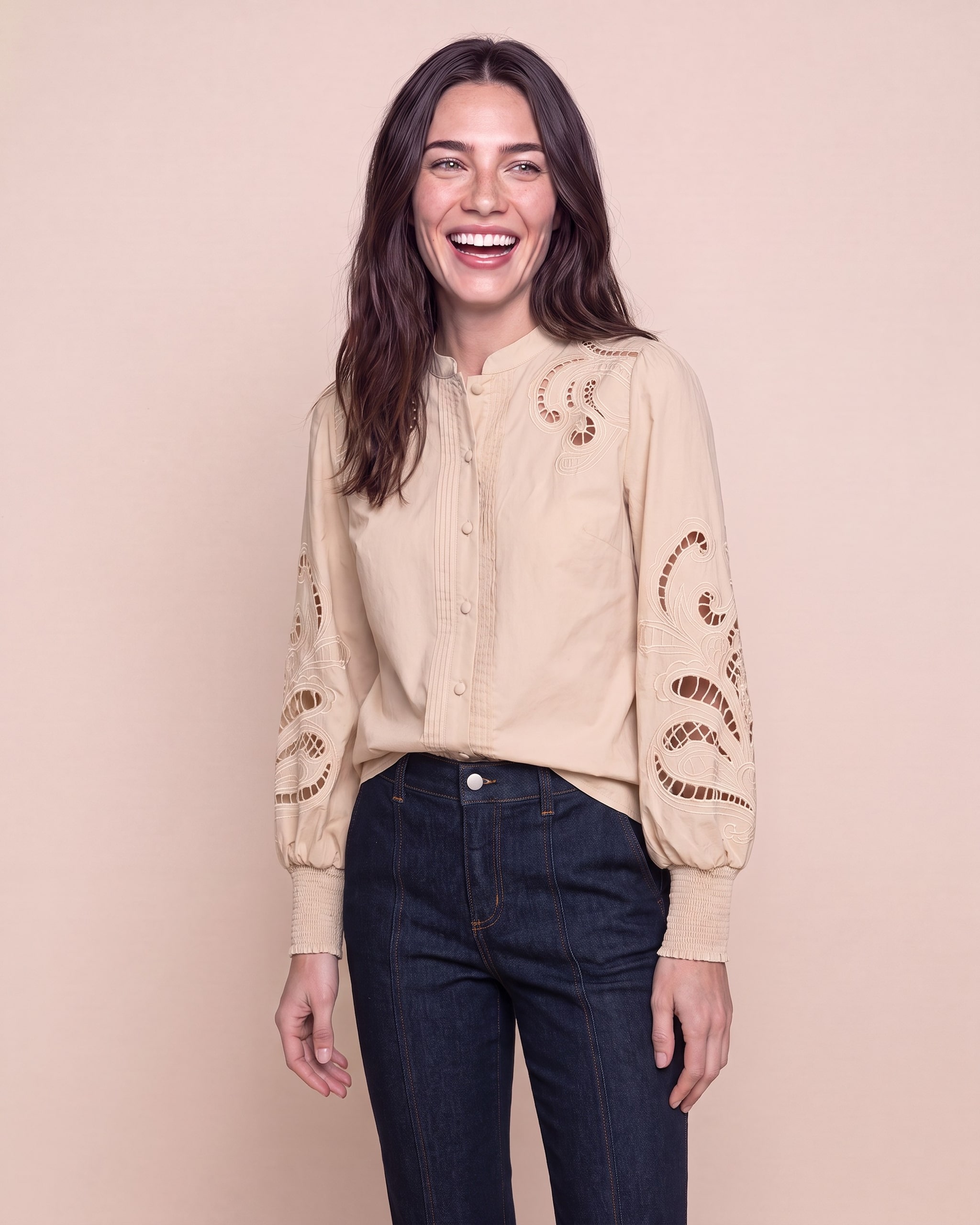 Produktabbildung für Bluse mit Cut Out Stickerei