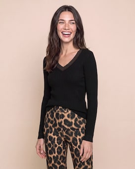 Produktabbildung für Pullover mit leicht transparenter Kante