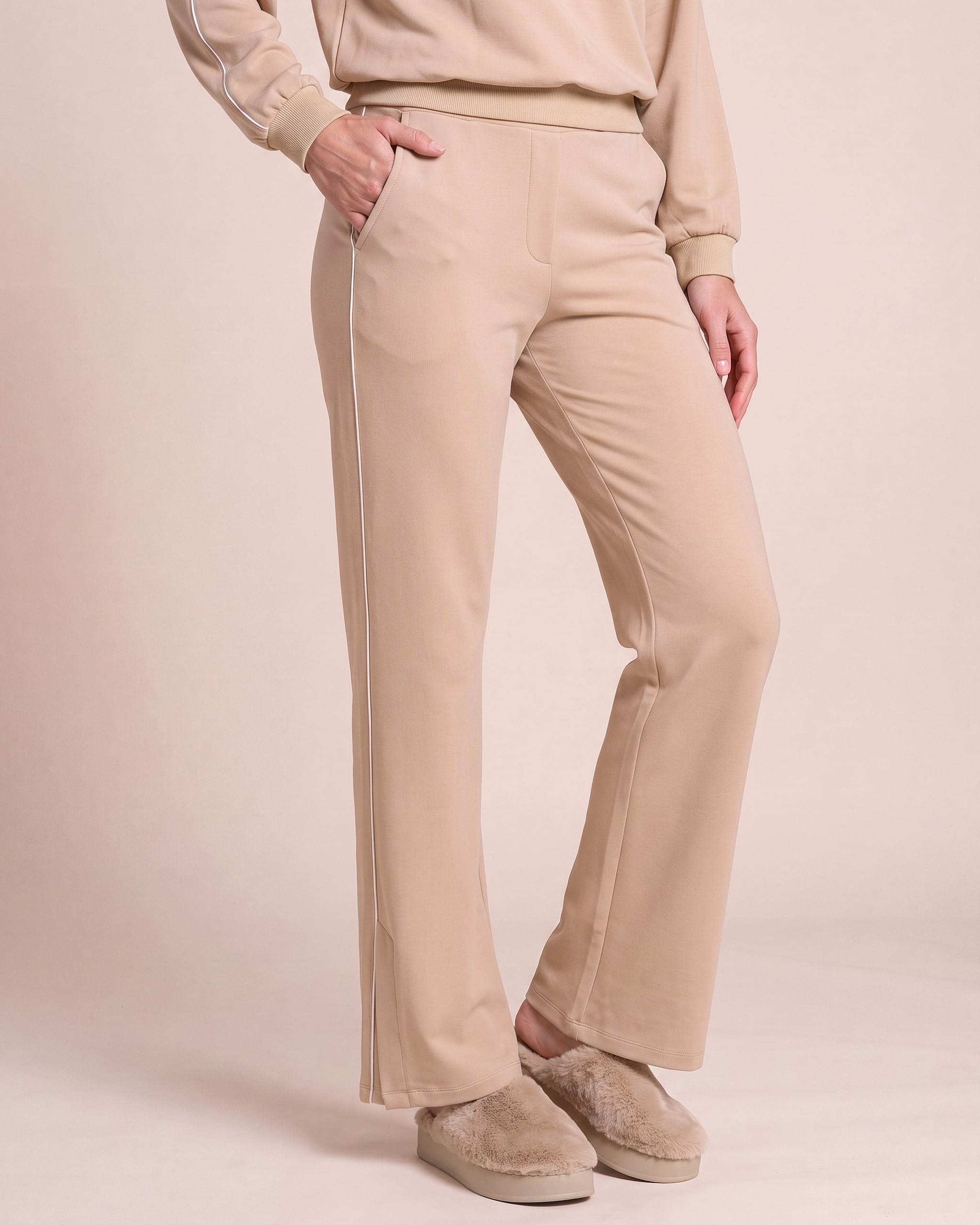 Produktabbildung für Wide Leg Hose mit Kontrastdetails
