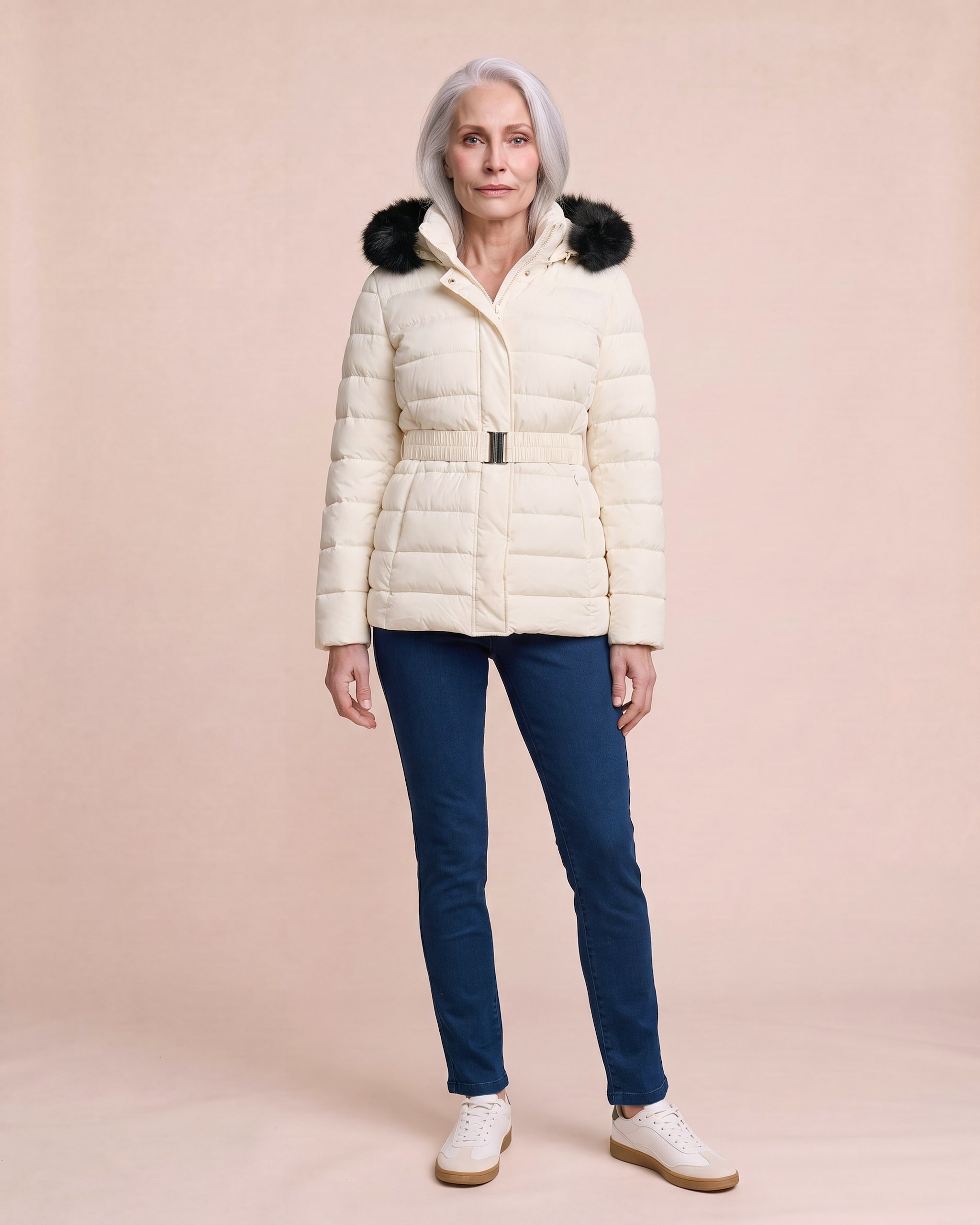 Produktabbildung für Steppjacke mit Webpelz-Kapuze