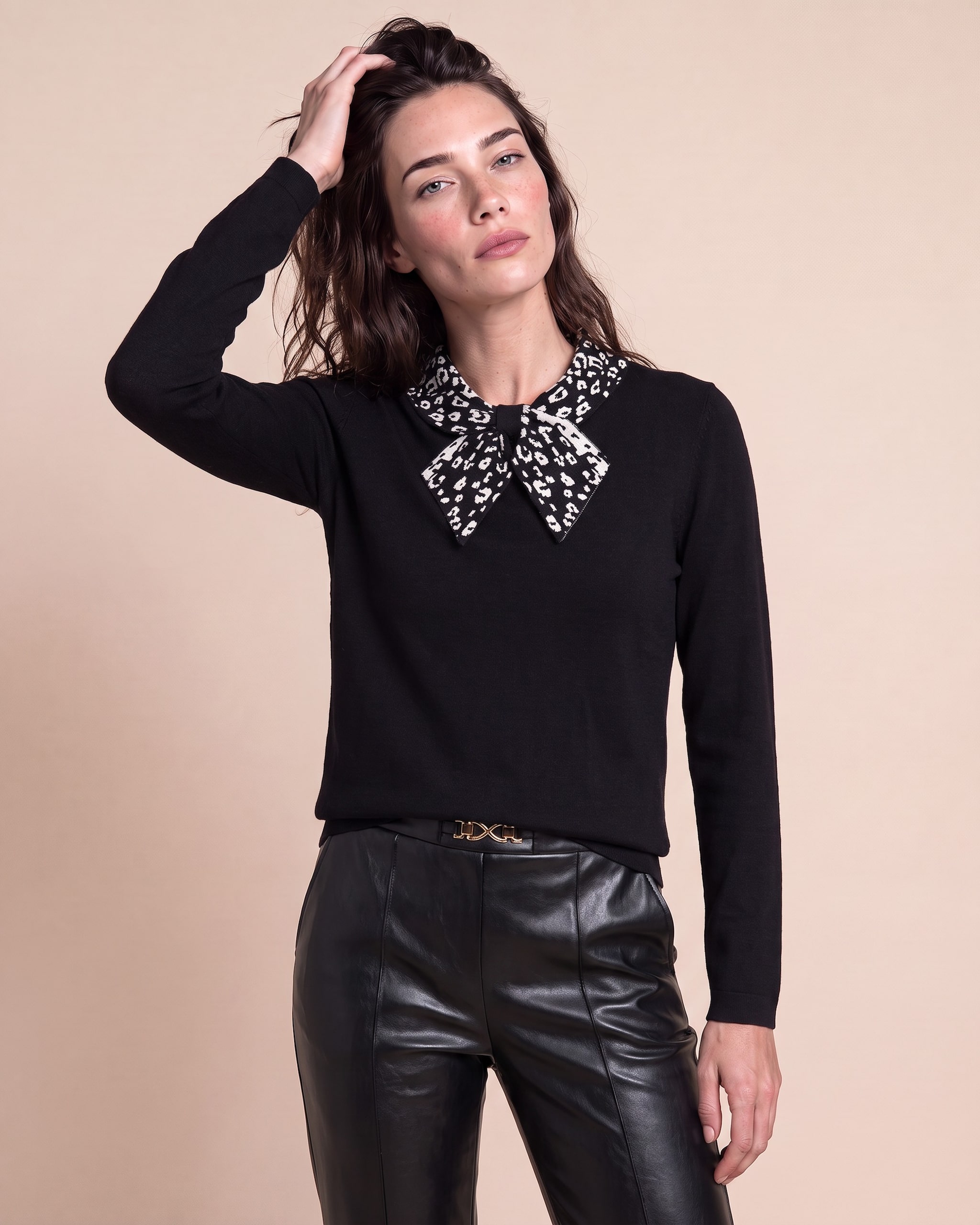Produktabbildung für Pullover mit Leo-Schleife
