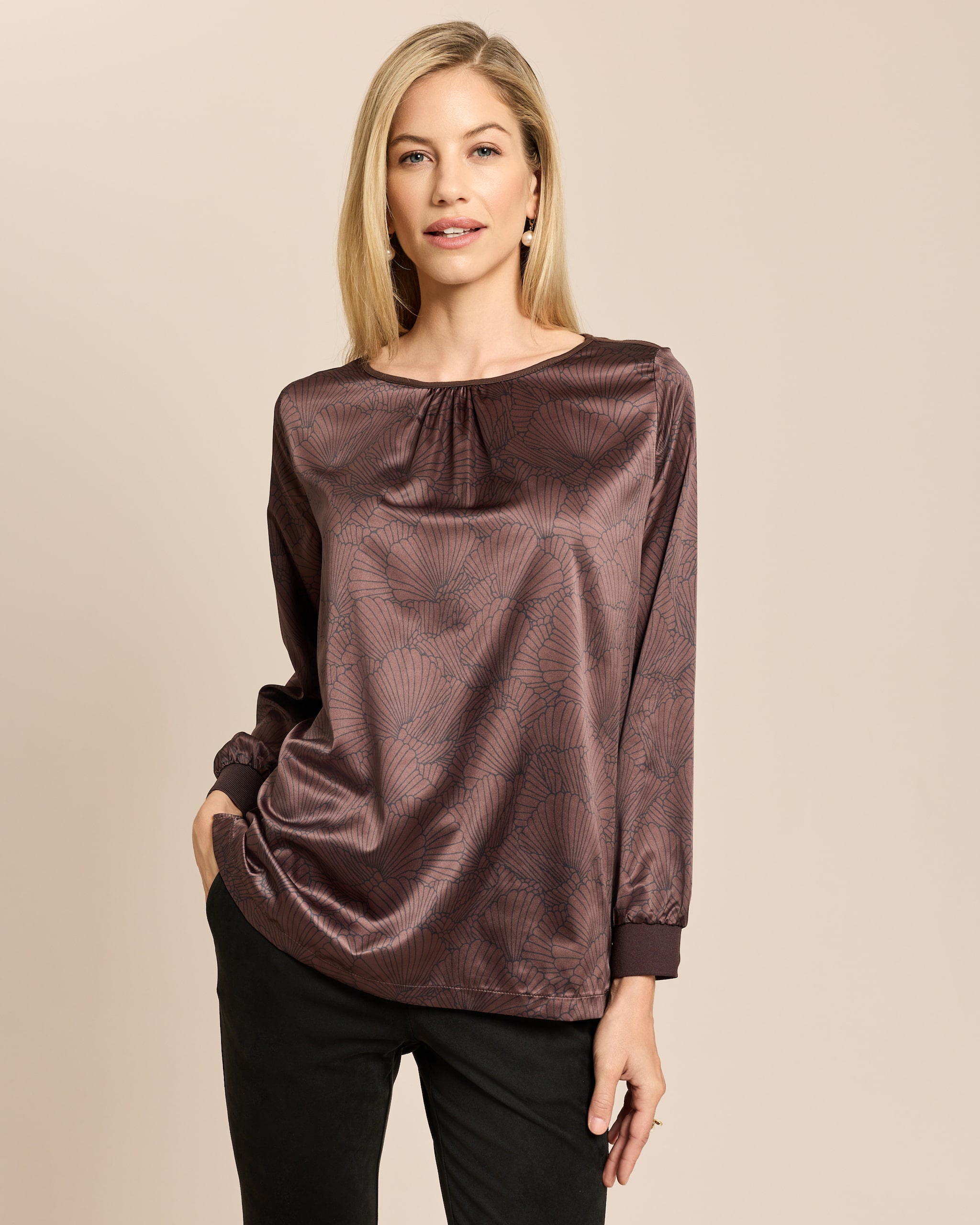 Produktabbildung für Blusenshirt im Materialmix