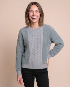 Produktabbildung für Strickpullover mit Zopfdetails
