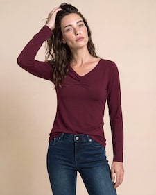 Produktabbildung für Shirt mit gerafftem Ausschnitt
