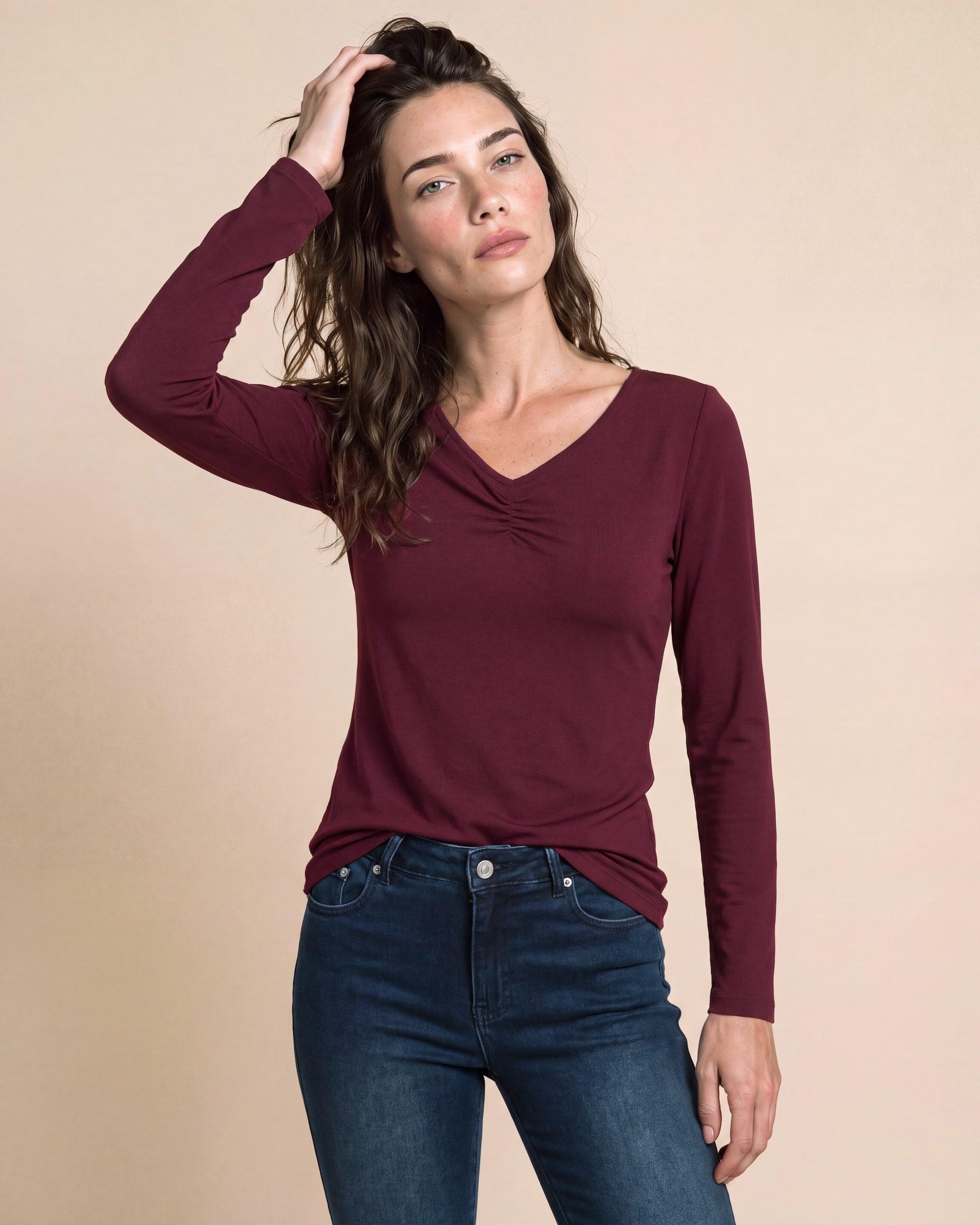 Produktabbildung für Shirt mit gerafftem Ausschnitt