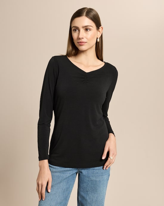 Produktabbildung für Shirt mit gerafftem Ausschnitt